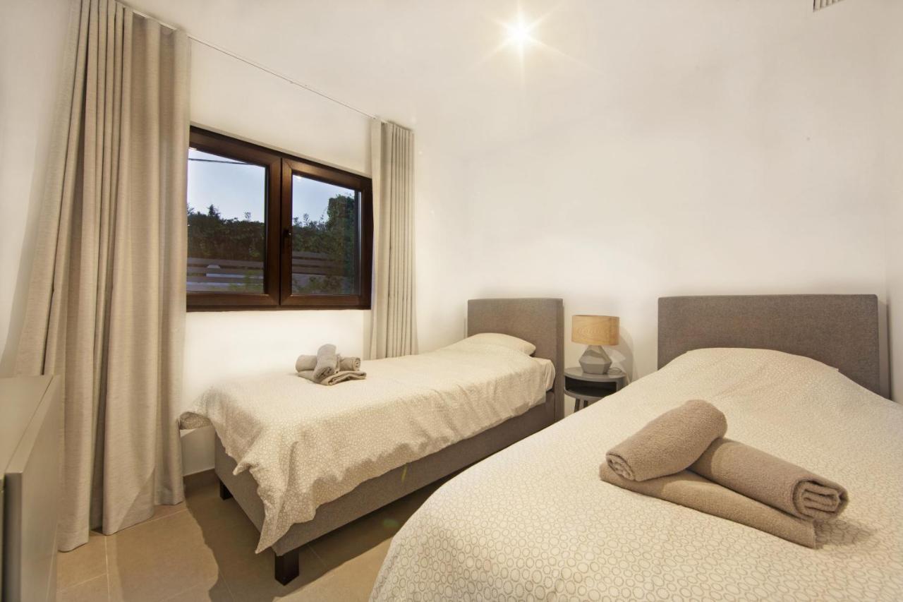 Modern Villa close to Costabella beach Marbella Esterno foto